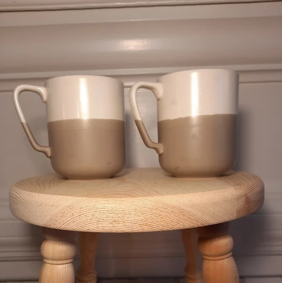 Modern Ceramic Mug Pair - Picture 2 of 6
